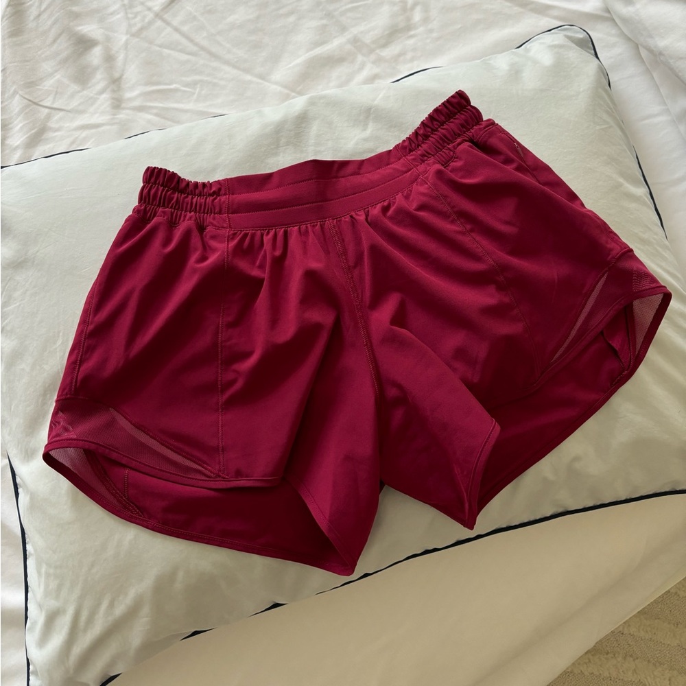 Lululemon Hotty Hot low rise lined short 4 inches